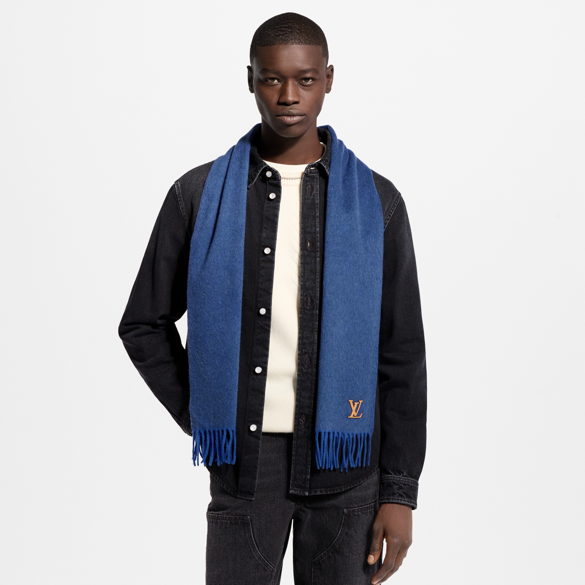 Luxury Winter Scarves for Him: Silk, Wool & Cashmere | LOUIS VUITTON ®